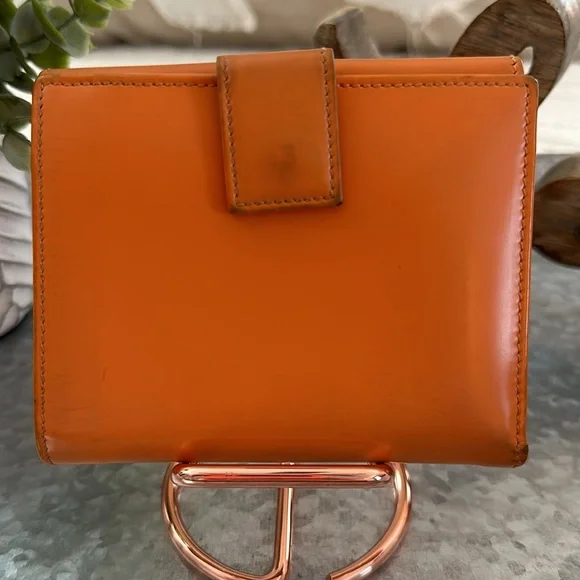 Salvatore Ferragamo Compact Wallet - Picture 4 of 11